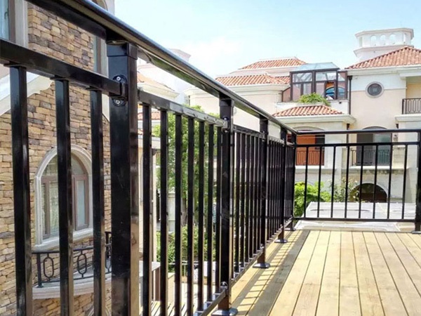 天臺(tái)陽臺(tái)護(hù)欄 天臺(tái)陽臺(tái)護(hù)欄