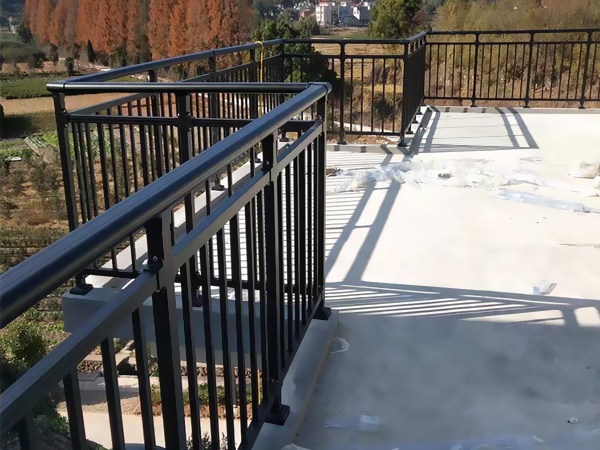 露天陽臺(tái)護(hù)欄 露天陽臺(tái)護(hù)欄