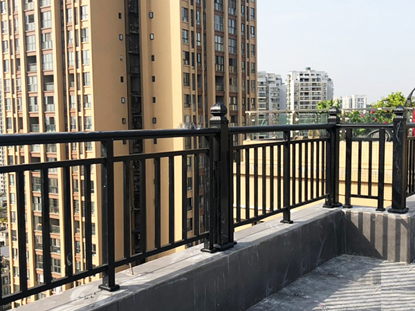 陽臺欄桿材質有哪些? 陽臺欄桿材質有哪些?