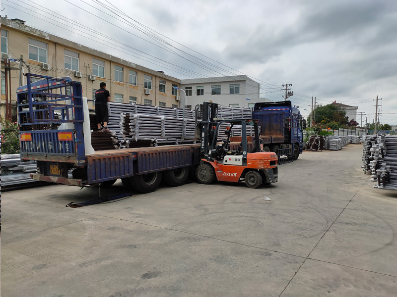 金用護(hù)欄2020年7月23日鋁合金百葉窗裝車(chē)發(fā)貨! 金用護(hù)欄2020年7月23日鋁合金百葉窗裝車(chē)發(fā)貨!