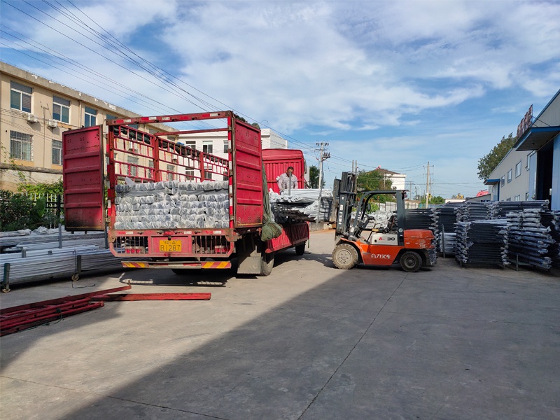 金用護(hù)欄2020年8月13日鋅鋼陽臺(tái)護(hù)欄裝車發(fā)貨! 金用護(hù)欄2020年8月13日鋅鋼陽臺(tái)護(hù)欄裝車發(fā)貨!