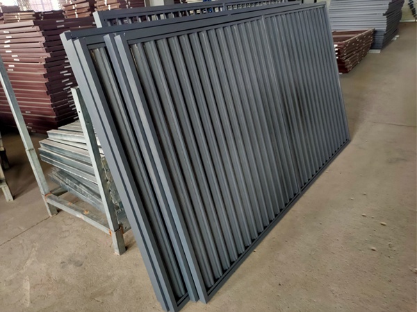 這兩種材料,做小區(qū)外墻百葉窗最適合! 這兩種材料,做小區(qū)外墻百葉窗最適合!