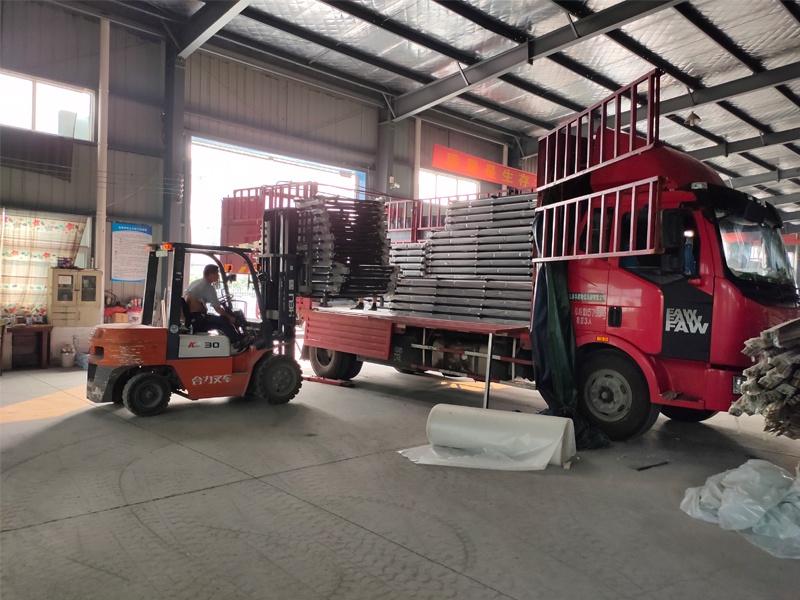 金用護(hù)欄2020年9月1日鋁合金玻璃護(hù)欄發(fā)貨! 金用護(hù)欄2020年9月1日鋁合金玻璃護(hù)欄發(fā)貨!