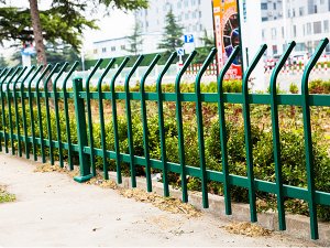 選擇鋅鋼柵欄廠家，這三點很重要！