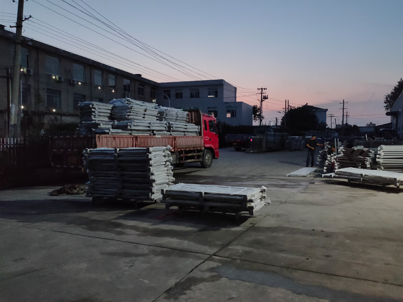 金用護欄2020年9月19日鋅鋼百葉窗發(fā)貨! 金用護欄2020年9月19日鋅鋼百葉窗發(fā)貨!