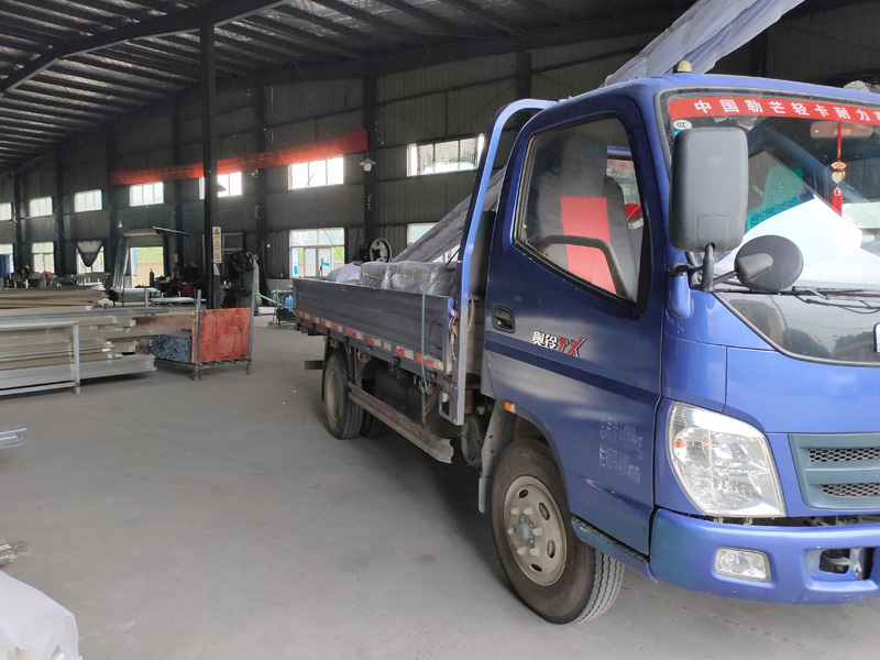 金用護欄2020年9月21日鋅鋼陽臺護欄發(fā)貨! 金用護欄2020年9月21日鋅鋼陽臺護欄發(fā)貨!