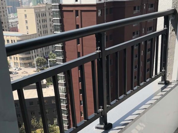 鋅鋼陽臺(tái)護(hù)欄種類分類 鋅鋼陽臺(tái)護(hù)欄種類分類