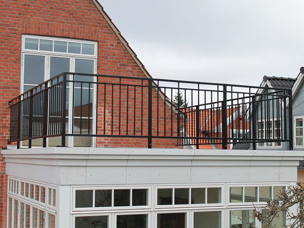 陽臺護欄價格多少錢一米？