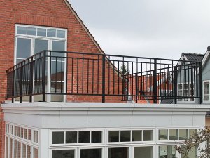 陽臺護(hù)欄價格多少錢一米？