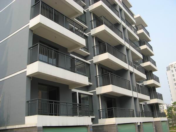 鋅鋼護欄好不好？