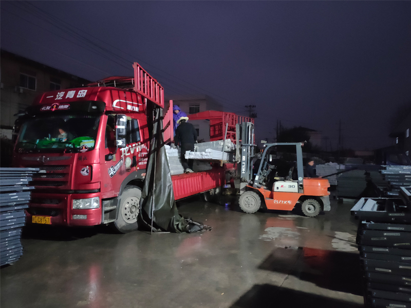 金用護欄2020年11月23日上午鋅鋼陽臺護欄發貨! 金用護欄2020年11月23日上午鋅鋼陽臺護欄發貨!