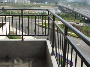 陽臺(tái)護(hù)欄哪家便宜？