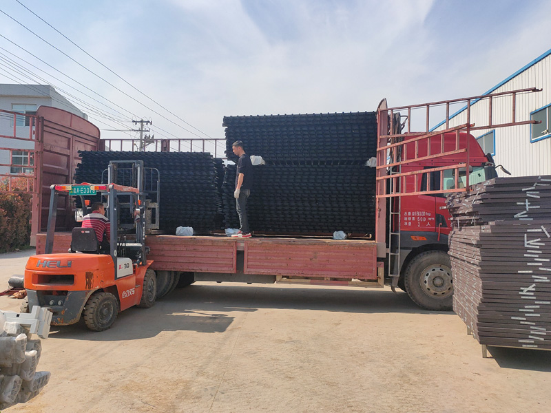 金用護欄2021年3月24日鋅鋼圍墻護欄發貨！