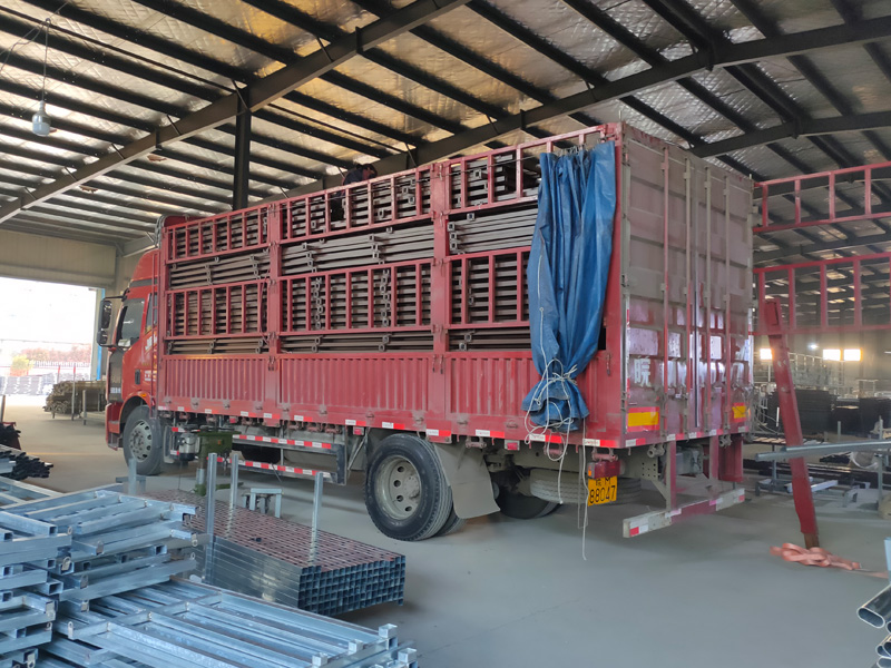 金用護欄2021年3月25日鋅鋼連廊欄桿發貨！