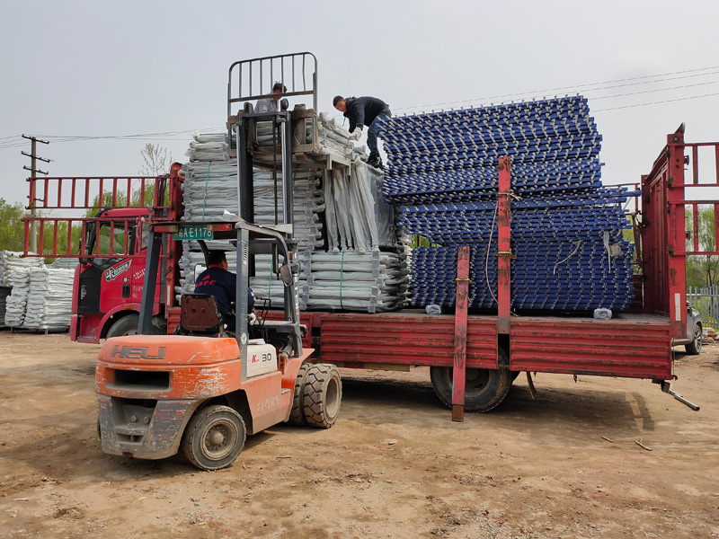 金用護(hù)欄2021年3月30日圍墻護(hù)欄、陽臺(tái)護(hù)欄發(fā)貨！