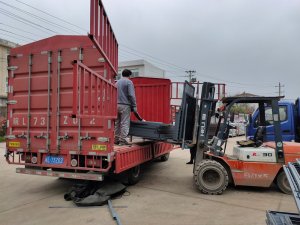 金用護欄2021年4月2日鋁合金百葉窗發貨！