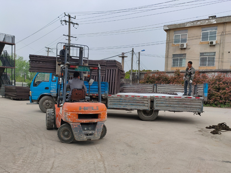 金用護欄2021年4月14日鋁合金百葉窗發貨！