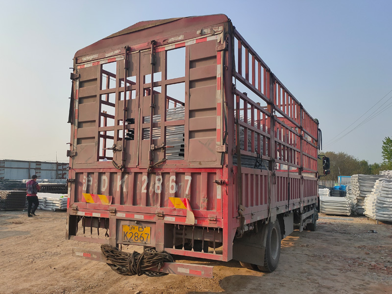 金用護(hù)欄2021年4月15日鋅鋼圍墻護(hù)欄發(fā)貨! 金用護(hù)欄2021年4月15日鋅鋼圍墻護(hù)欄發(fā)貨!