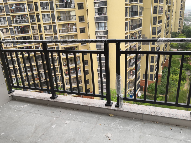 采購(gòu)陽(yáng)臺(tái)護(hù)欄,這三個(gè)小細(xì)節(jié)一定要了解! 采購(gòu)陽(yáng)臺(tái)護(hù)欄,這三個(gè)小細(xì)節(jié)一定要了解!