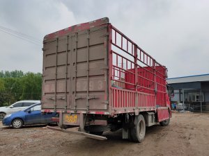 金用護欄2021年4月21日鋅鋼連廊欄桿發貨！