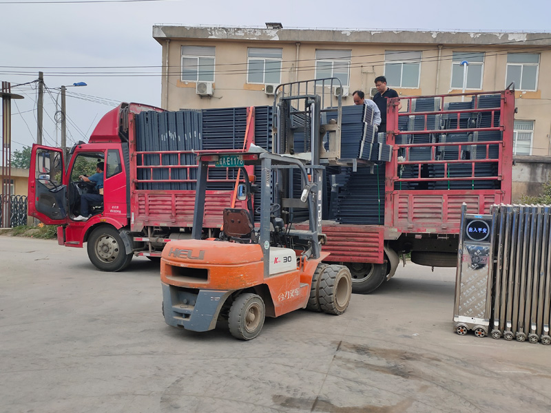 金用護欄2021年5月10日鋅鋼百葉窗發貨！