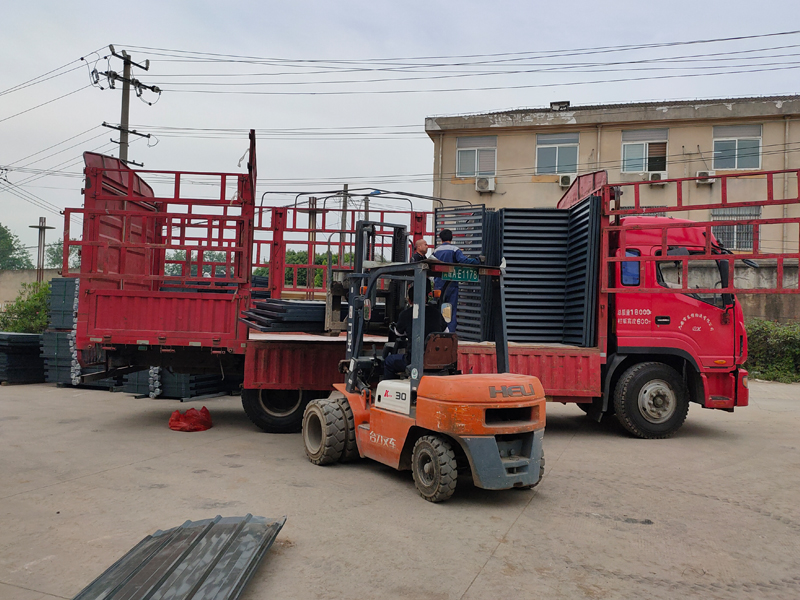 金用護(hù)欄2021年5月31日通風(fēng)百葉窗發(fā)貨！