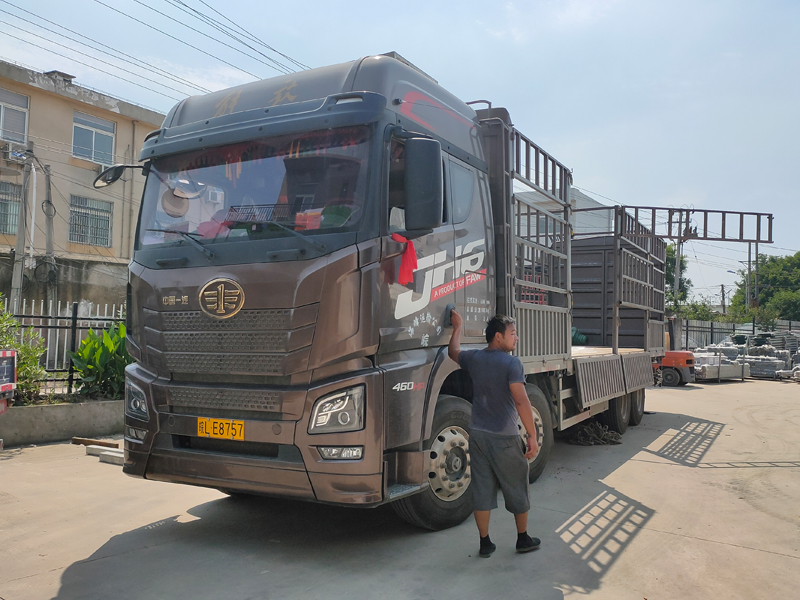 金用護欄2021年5月31日防雨百葉窗發(fā)貨! 金用護欄2021年5月31日防雨百葉窗發(fā)貨!