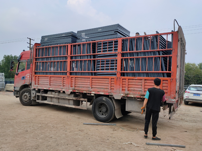 金用護欄2021年6月3日鋅鋼百葉窗發貨！