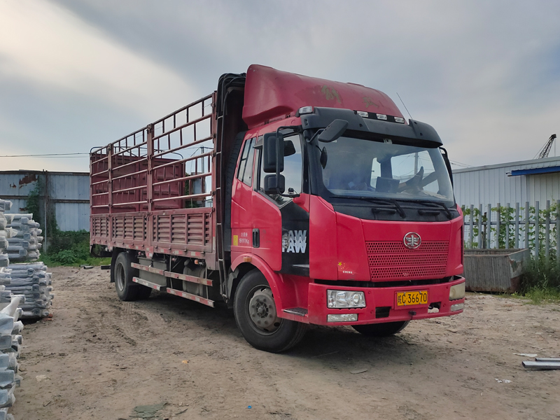 金用護欄2021年6月23日鋅鋼陽臺欄桿發貨！