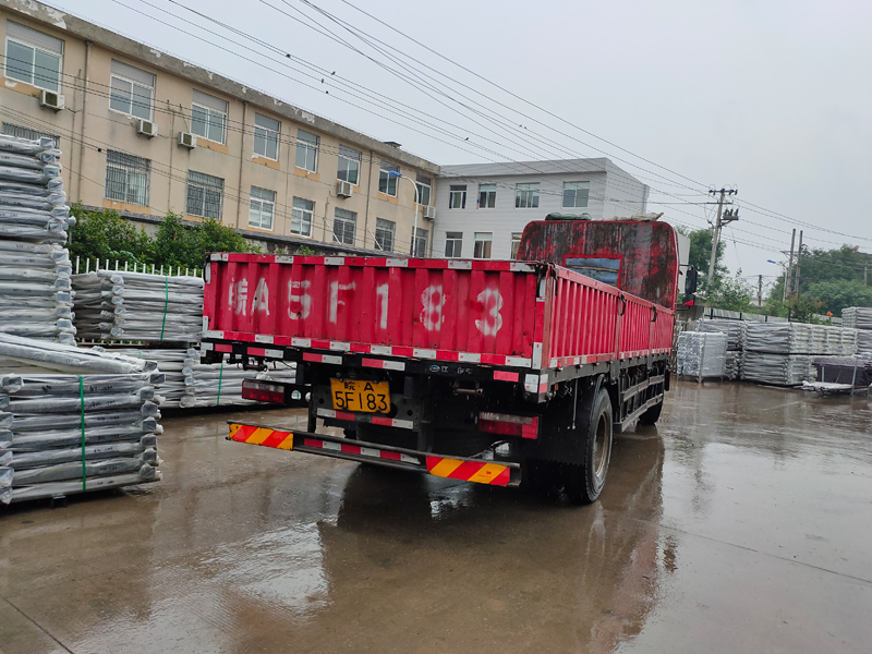 金用護(hù)欄2021年6月26日鋅鋼陽臺(tái)護(hù)欄發(fā)貨！