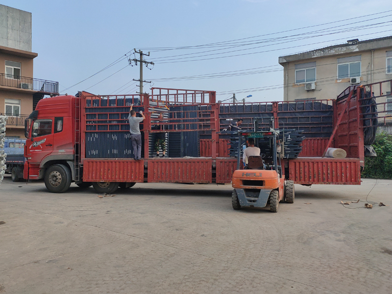 金用護欄2021年6月30日鋅鋼百葉窗發貨！