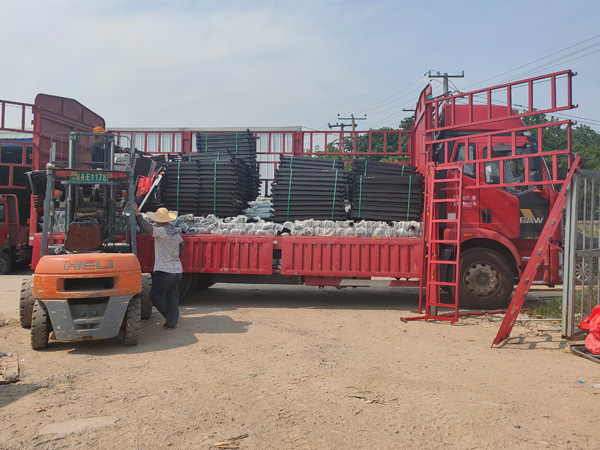 金用護欄2021年7月15日鋅鋼空調護欄發貨! 金用護欄2021年7月15日鋅鋼空調護欄發貨!