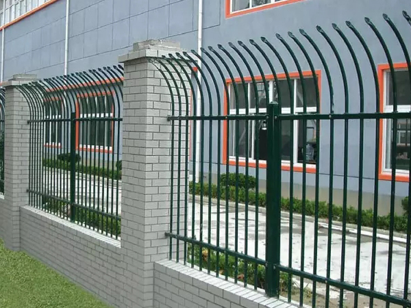 圍墻護(hù)欄采購技巧 圍墻護(hù)欄采購技巧