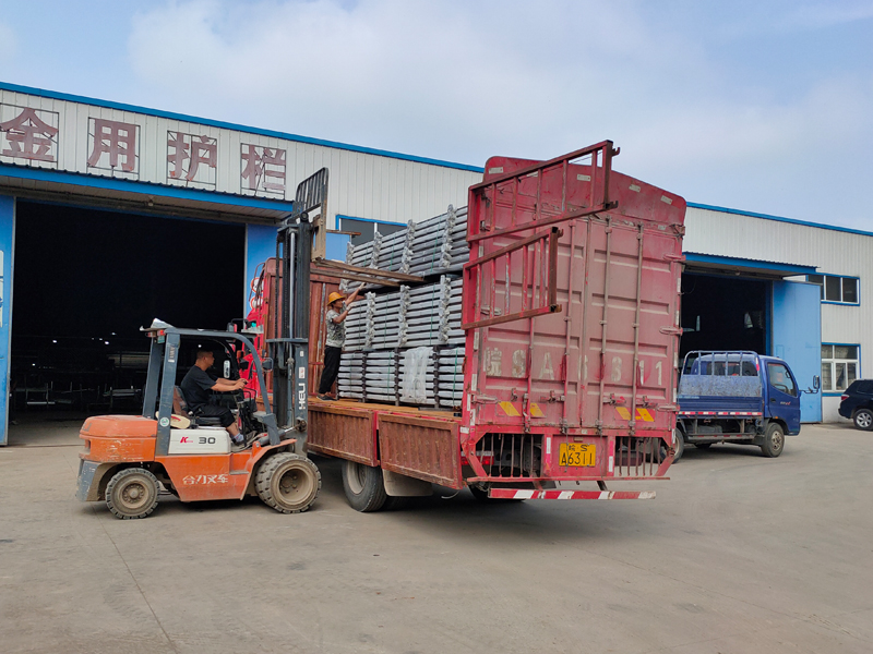 金用護欄2021年9月2日鋅鋼陽臺護欄發貨！