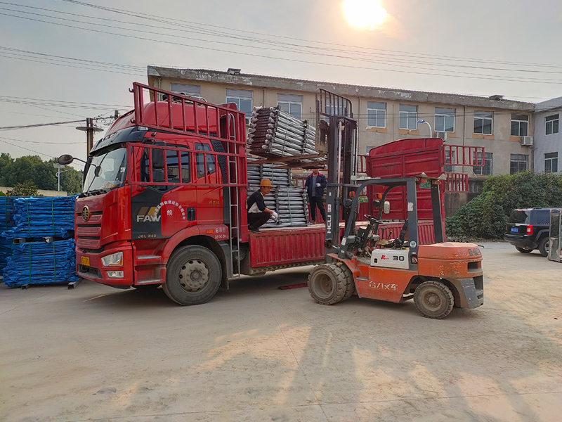 金用護欄2021年10月26日鋅鋼連廊護欄發貨! 金用護欄2021年10月26日鋅鋼連廊護欄發貨!