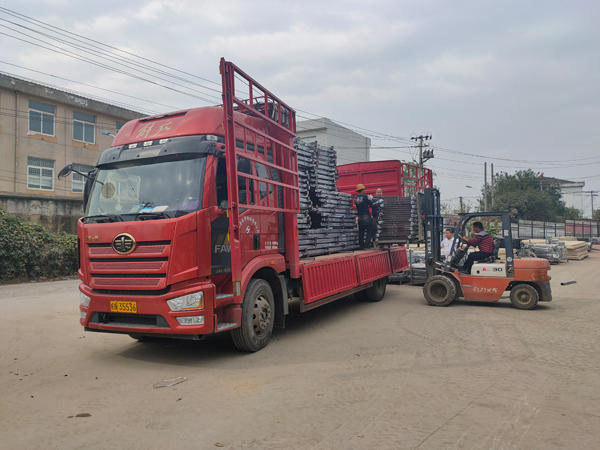 金用護(hù)欄2021年11月9日鋅鋼陽臺欄桿發(fā)貨! 金用護(hù)欄2021年11月9日鋅鋼陽臺欄桿發(fā)貨!