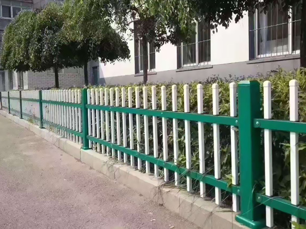 草坪護欄圖片大全