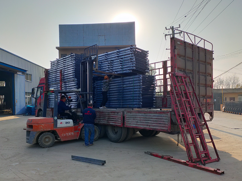 金用護(hù)欄2021年11月30日鋁合金玻璃欄桿發(fā)貨! 金用護(hù)欄2021年11月30日鋁合金玻璃欄桿發(fā)貨!