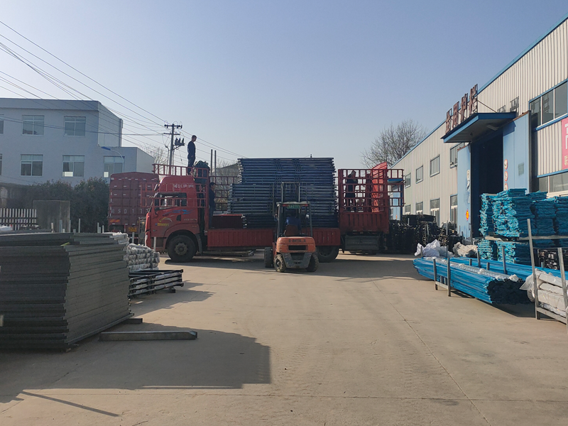 金用護(hù)欄2022年3月9日鋅鋼陽臺(tái)欄桿裝車發(fā)貨! 金用護(hù)欄2022年3月9日鋅鋼陽臺(tái)欄桿裝車發(fā)貨!