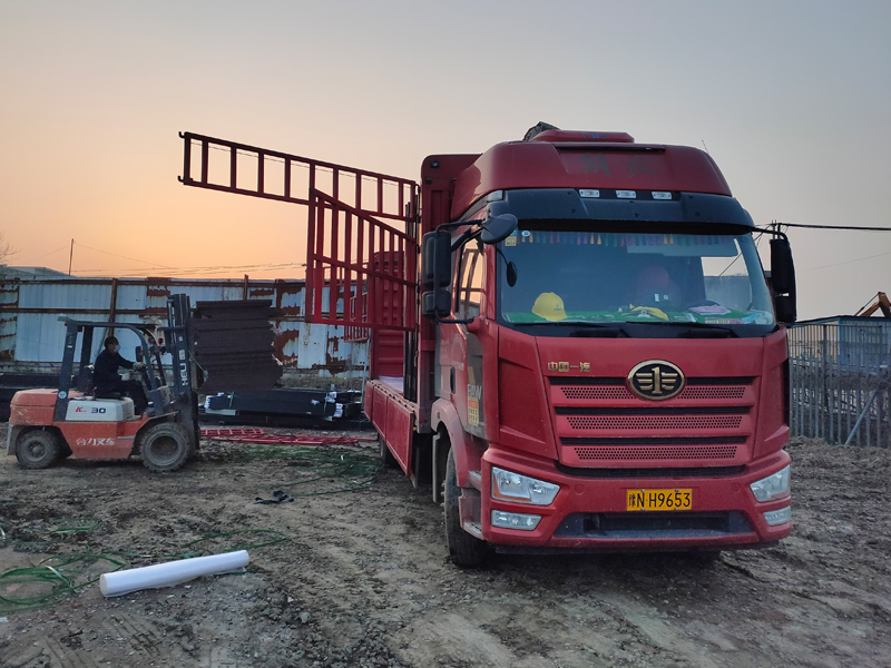 金用護欄2022年3月30日鋅鋼百葉窗裝車發(fā)貨! 金用護欄2022年3月30日鋅鋼百葉窗裝車發(fā)貨!