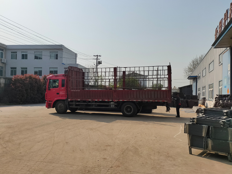 金用護欄2022年4月8日鋅鋼百葉窗裝車發貨! 金用護欄2022年4月8日鋅鋼百葉窗裝車發貨!