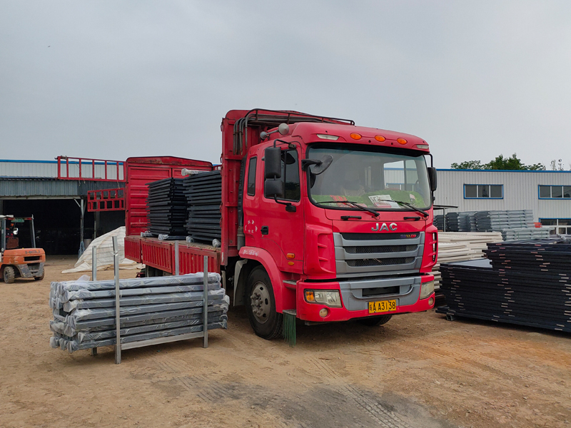 金用護(hù)欄2022年5月17日鋅鋼飄窗欄桿裝車發(fā)貨! 金用護(hù)欄2022年5月17日鋅鋼飄窗欄桿裝車發(fā)貨!