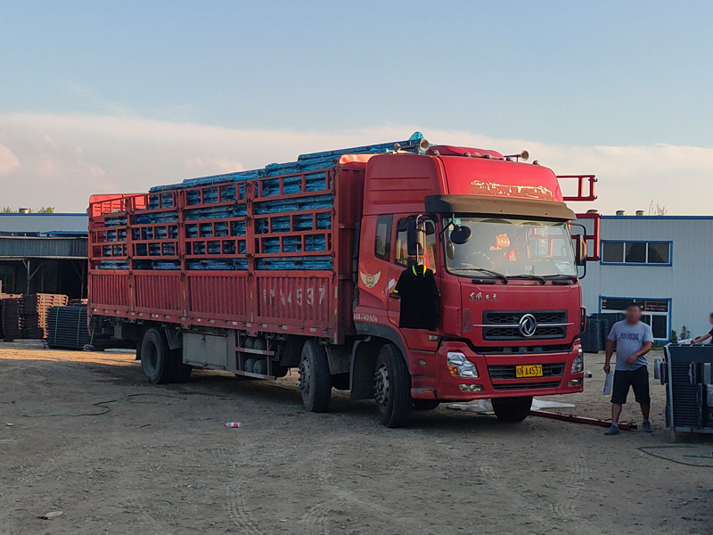 金用護欄2022年6月21日鋅鋼陽臺護欄裝車發貨！