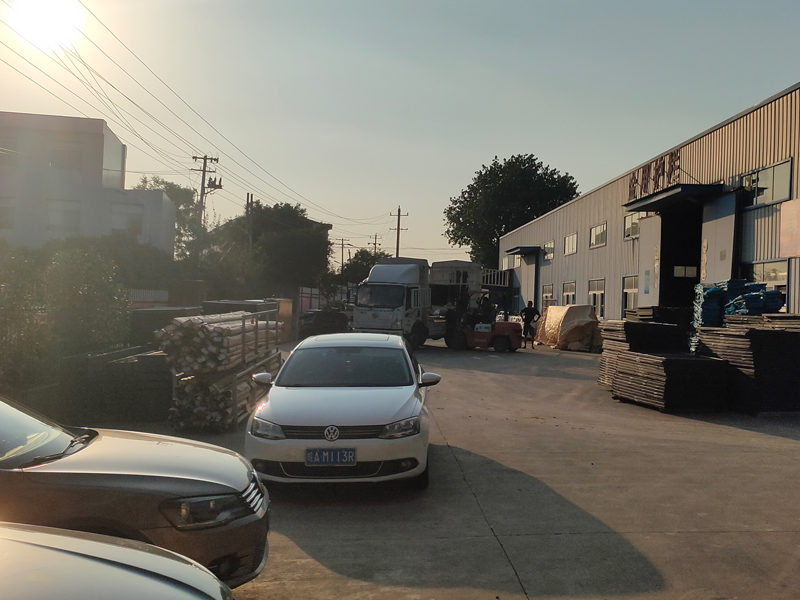 金用護欄2022年6月28日鋅鋼百葉窗裝車發貨! 金用護欄2022年6月28日鋅鋼百葉窗裝車發貨!