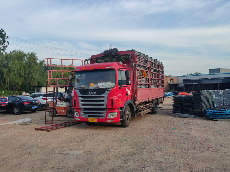 金用護欄2022年7月14日鋅鋼陽臺護欄裝車發貨！