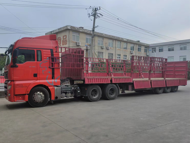 金用護欄2022年8月27日鋁合金百葉窗裝車發貨! 金用護欄2022年8月27日鋁合金百葉窗裝車發貨!