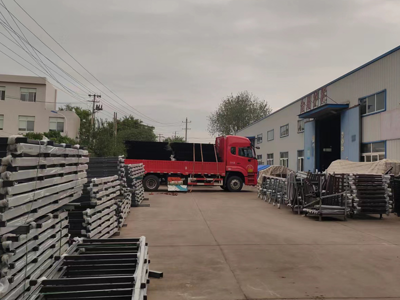 金用護欄2022年9月14日鋅鋼圍墻護欄裝車發貨！