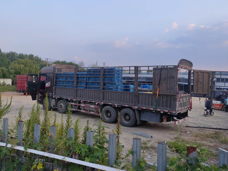 金用護(hù)欄2022年9月19日鋅鋼連廊護(hù)欄裝車發(fā)貨! 金用護(hù)欄2022年9月19日鋅鋼連廊護(hù)欄裝車發(fā)貨!