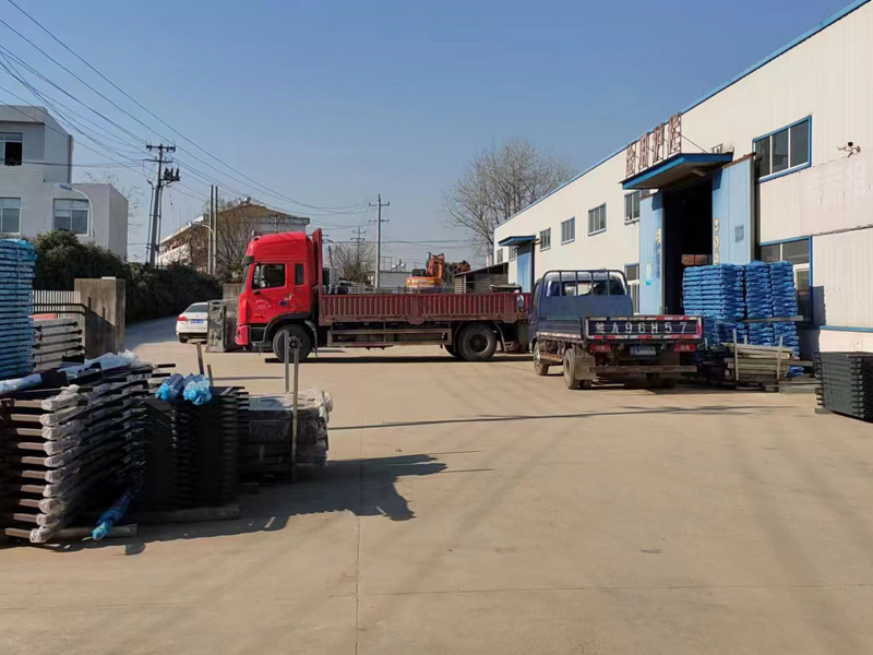 金用護(hù)欄2022年12月26日鋅鋼護(hù)窗欄桿裝車發(fā)貨！