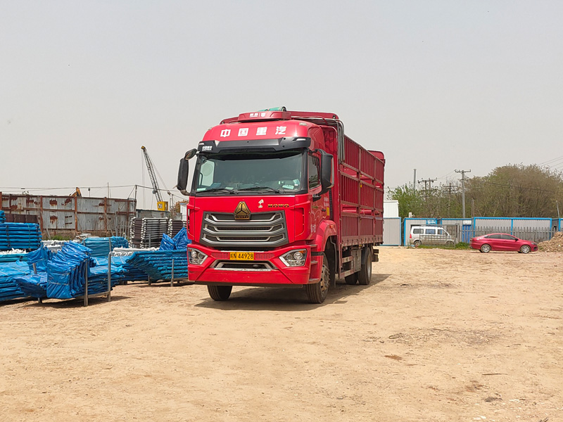 金用護欄2023年4月12日鋅鋼連廊欄桿裝車發(fā)貨! 金用護欄2023年4月12日鋅鋼連廊欄桿裝車發(fā)貨!